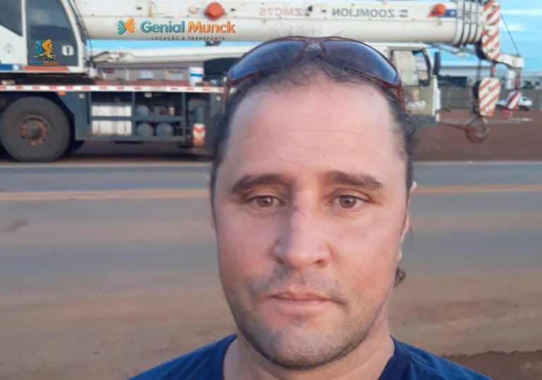 Atendimento de guindaste e munck 24 horas