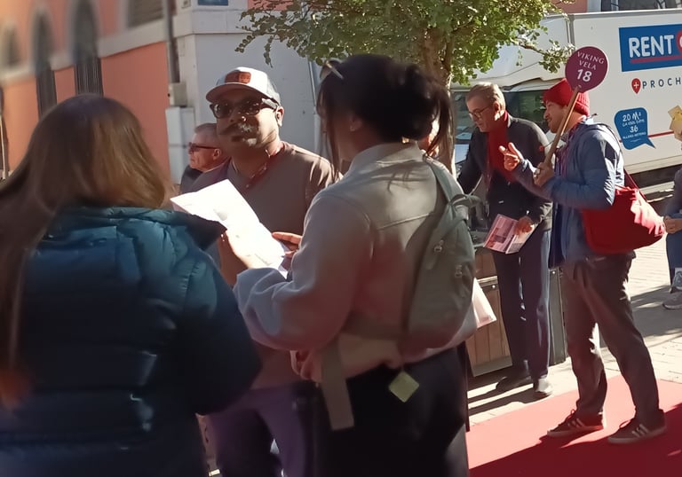 Cruise passengers with their tourist guide 