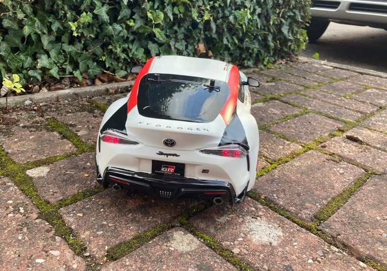 Hydrogen-powered radio controller car