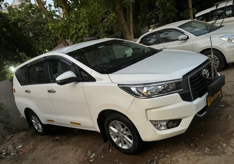 Innova Crysta- 7&8 Seater - NcrCabs