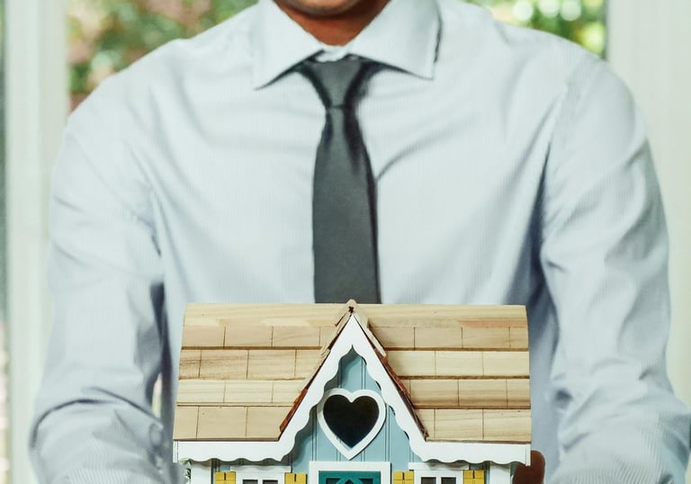 CASA EN LAS MANOS DE UNA PERSONA