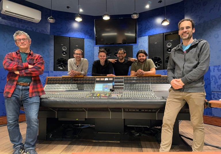 Group photo of Loud Wednesdays and engineers and videographer at Wisseloord Studios