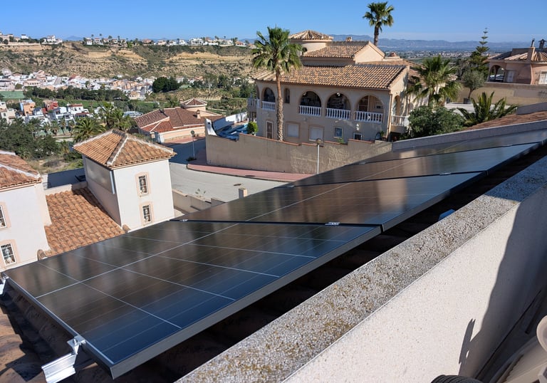 Instalacion paneles solares en Rojales