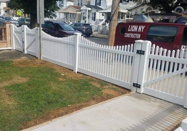 Fance construction job lion repair