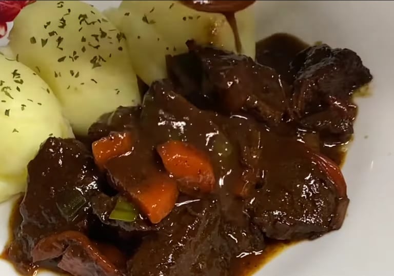 Authentic Jamaican Stewed Beef Recipe – Tender, Flavorful & Easy!