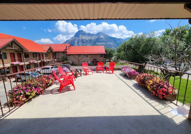 Aspen Village Inn, Waterton Park