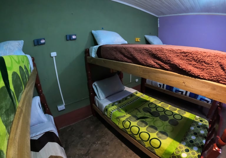 habitación en humahuca con wifi y desayuno, agua caliente 24 horas