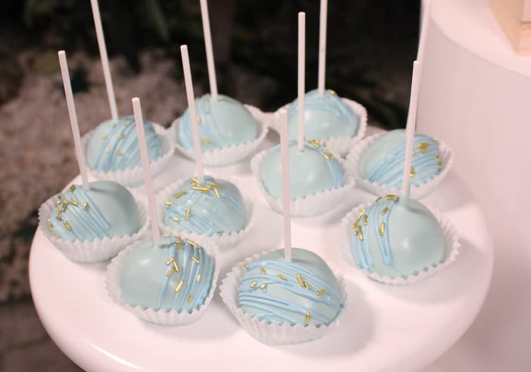 Cake pops personalizados en tonos pastel