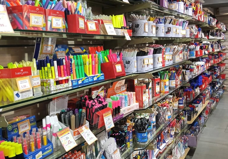 Produtos escolares de qualidade em papelaria local