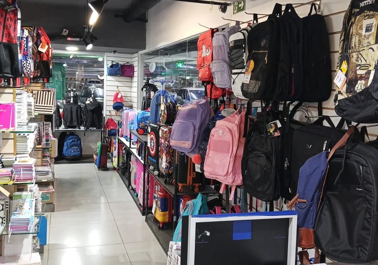 Materiais escolares completos para crianças e estudantes em Brasília