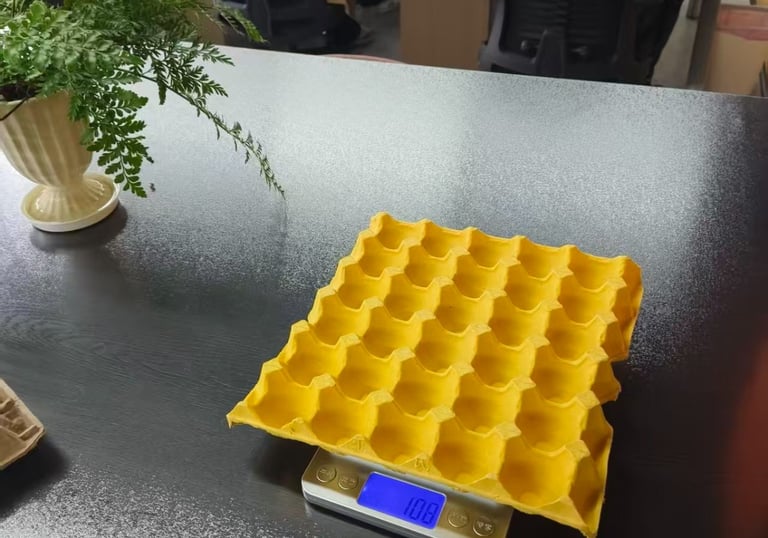 Plateaux d'œufs en carton recyclé produits par Onjerith Industrie SARL - Division Aviculture.