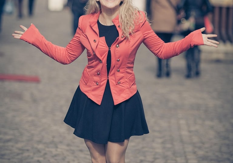 Mujer que mejora su autoestima gracias a psicóloga en Alonso Martínez en Psicoterapia Madrid Centro