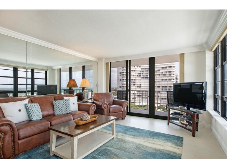Spacious living room