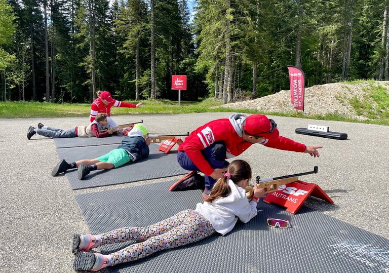 Stage de biathlon pour des enfants à Autrans dans le Vercors