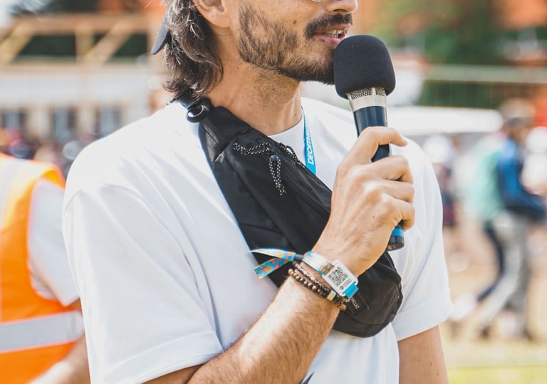 Victor Carrer, freelance événementiel sportif, régisseur, chef de projet et animateur micro. 