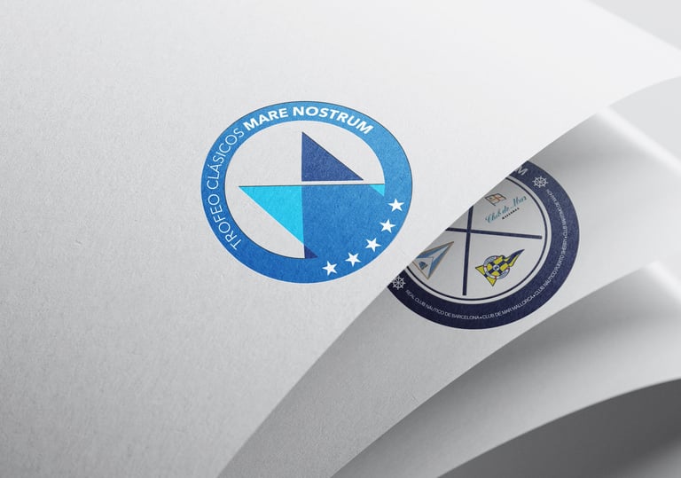 Dibujo de un logo circular en tonos azules del Trofeo Clásicos Marenostrum