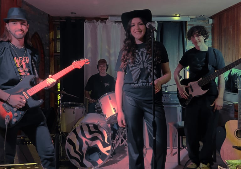 Rosie Lalanne avec son band