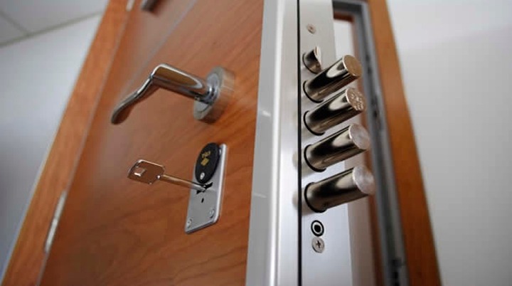 Mudança de fechadura Cisa, Mudança de fechadura dierre e abertura de porta