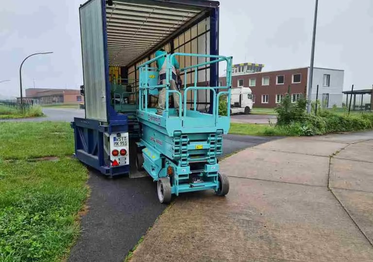 Arbeitsbühnentransport S&W Spedition