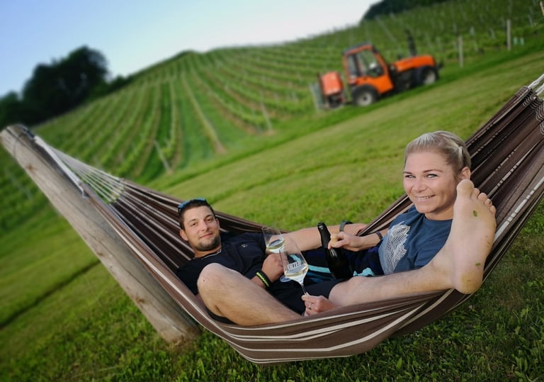 Glückliches Pärchen in Hängematte