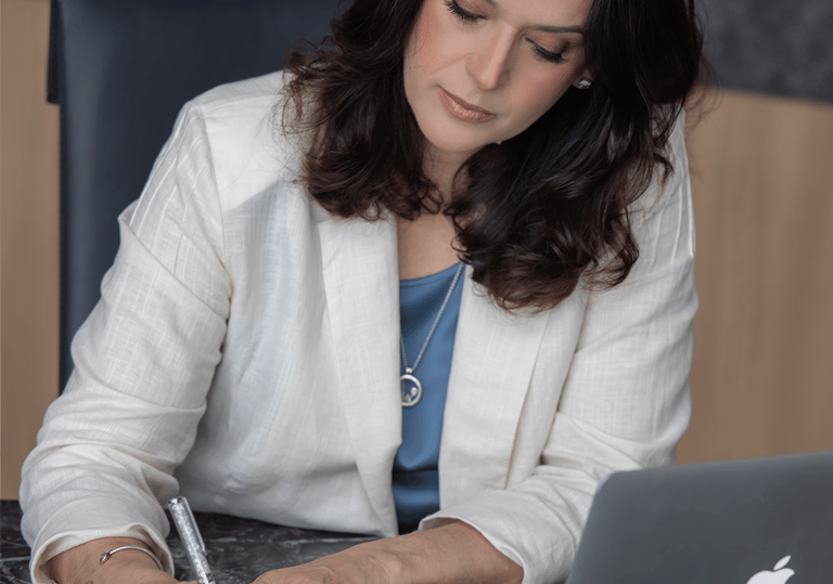 Dra. Tatiane Cavalcanti - CAVALCANTI Advogados Associados