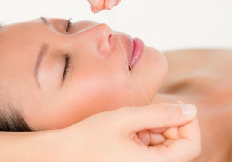Depilazione filo araba naturale e delicata sulla pelle