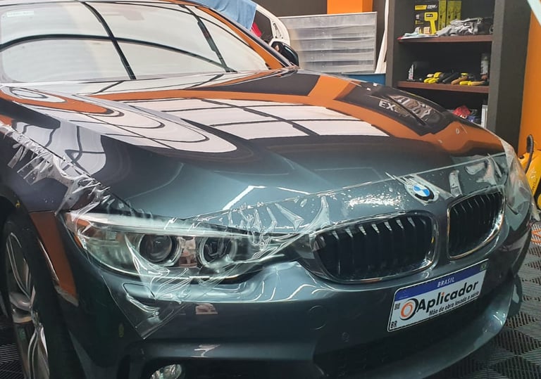 a car that is being PPF aplication