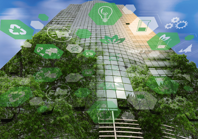 um prédio de negócios com plantas na paredes representando sustentabilidade empresarial.