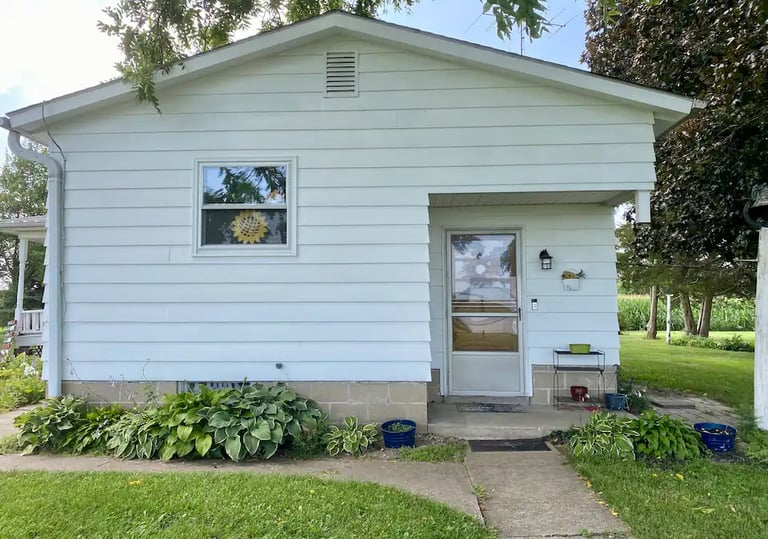 short term house rentals in Knoxville Illinois