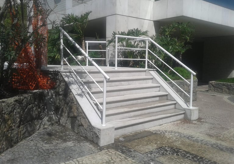 Serralheria Sao Joao de Meriti Rio de Janeiro Guarda Corpo Aluminio Branco Tubular