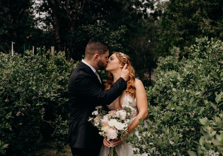 Wedding florist Beauty Grows Wild located in Medford Oregon