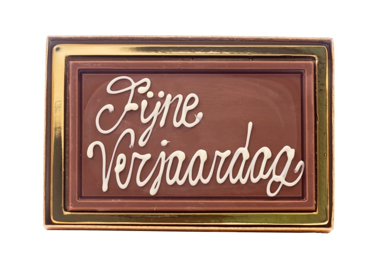 Chocolade plaatje met geschreven wens, Gelukkige verjaardag