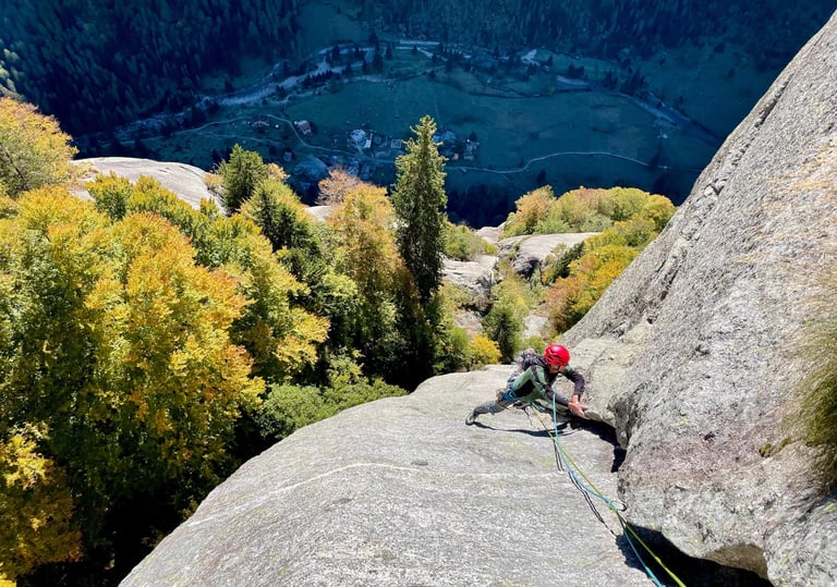 Climbing on Luna Nascente, Val di Mello - Italy
