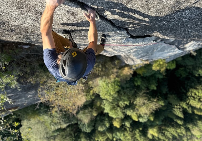 Crack Climbing on Kundalini. Val di Mello - Italy