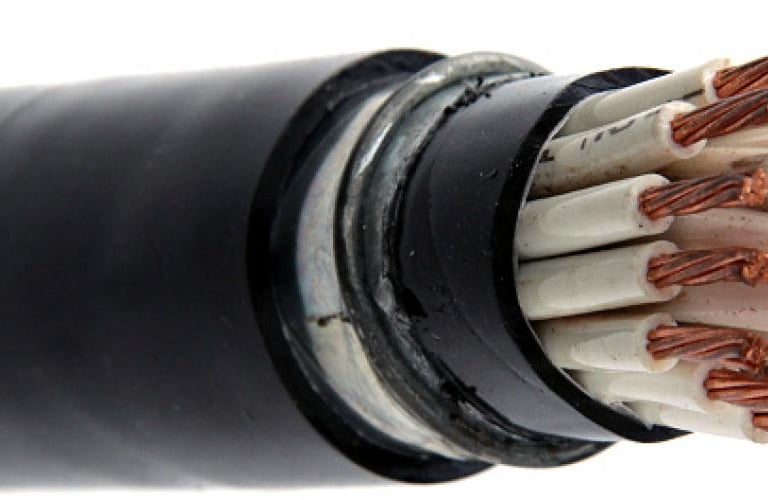 a close up of a close up of a cable with wires Kabel Metal Indonesia