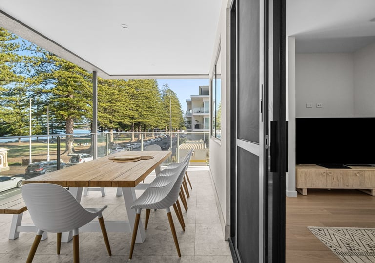 Luxurious 4 bedroom beachfront apartment in Victor Harbor