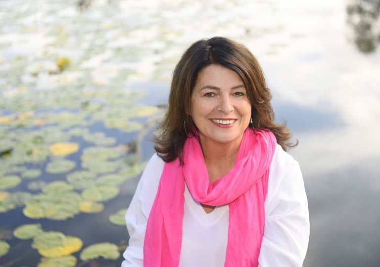 Heilpraktikerin Michaela Frey spezialisiert auf Erwachsene und Kinder