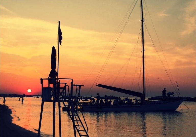 Escursioni in barca, esperienza al tramonto in barca, Cutter Falco