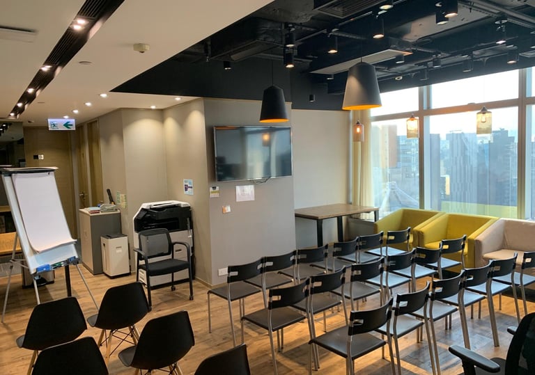 a business loung in kwun tong to rent for event and seminar in kwun tong with seaview 