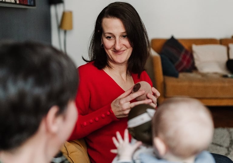 Aline Multon exerce en tant que consultante en lactation à Saint-Malo, Dinard et Dinan