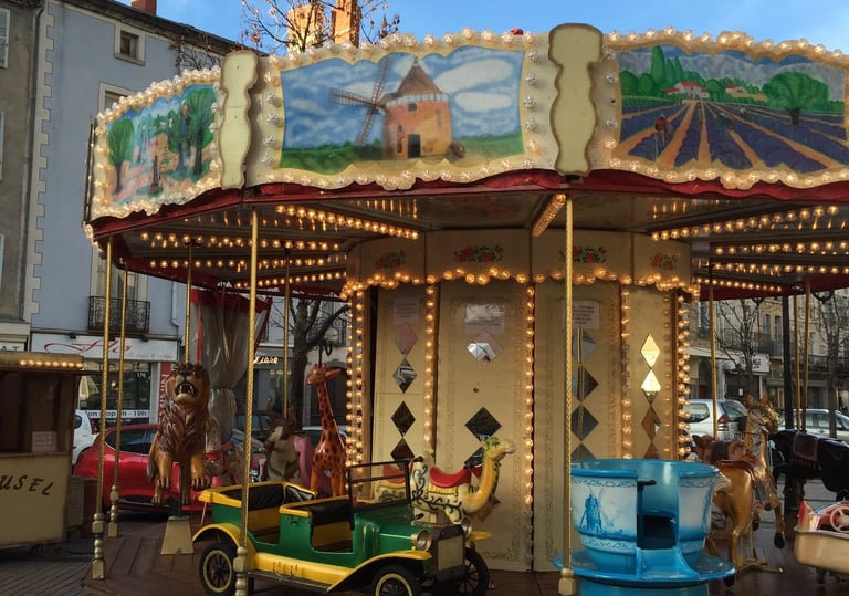 choisissez votre monture sur le carrousel 1900