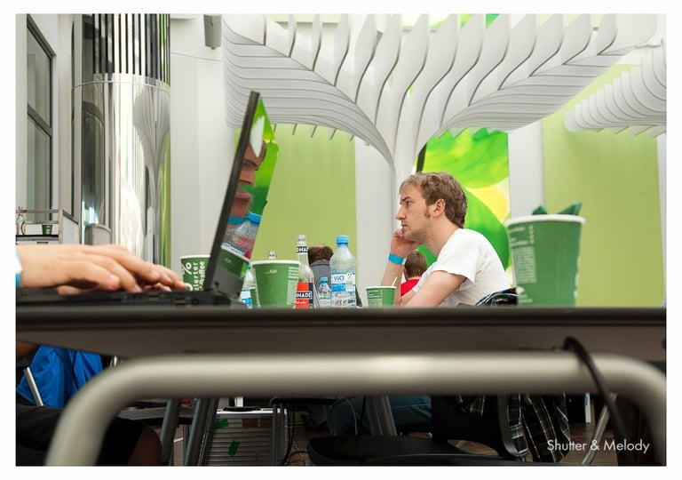 Ein Mann, der 2011 am MTV Hack Day teilnahm.