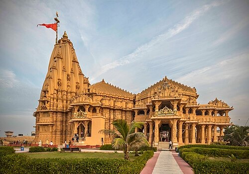jamnagar to somnath cab & taxi 