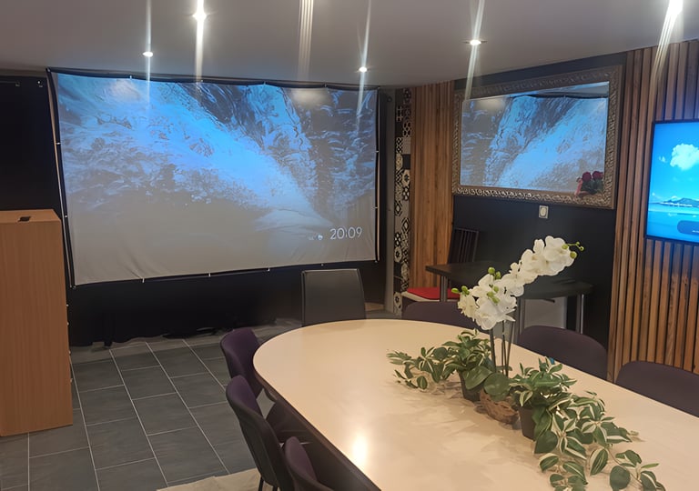 Espace coworking et réunion La ferrière avec wifi 7