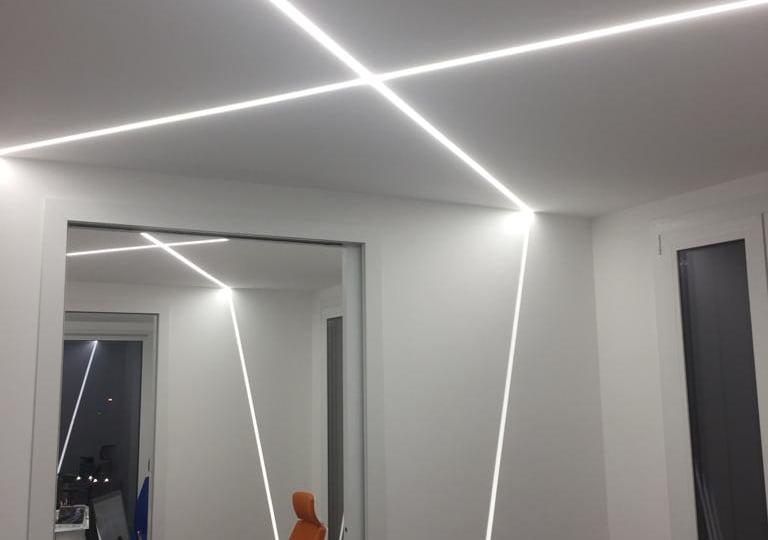 strip-led-su-misura-a-croce