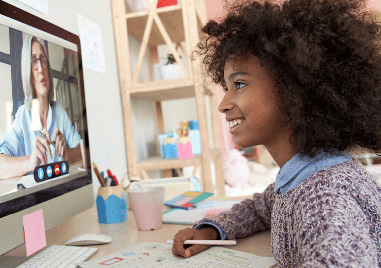 girl in online lesson