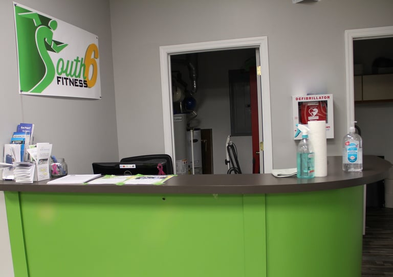 south 6 fitness welcome desk