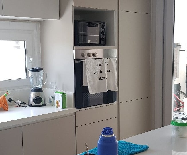 Diseño de cocina laqueado en terminacion satinado