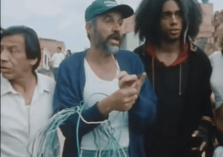 "Como el gato y el ratón"