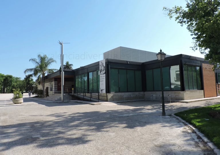 Exterior view of the Natural Sciencated in the Viveros Gardee Museum locns of Valencia, 